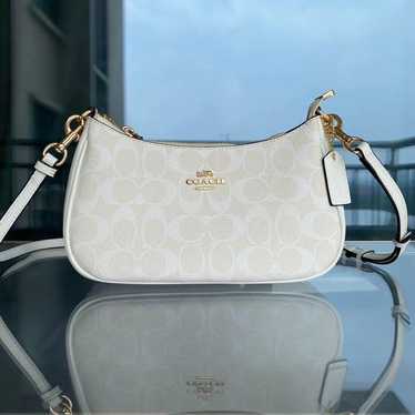 COACH Shoulder Bag White Leather CA548