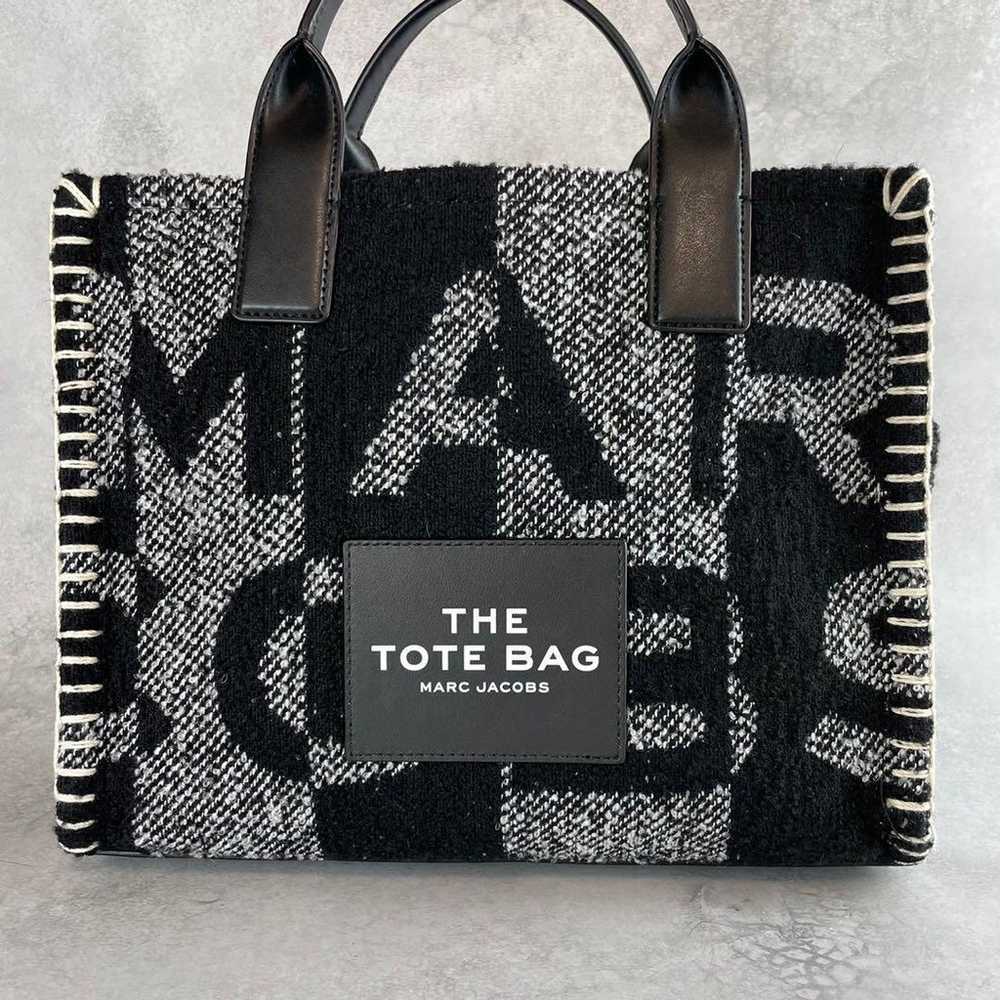 Excellent Condition Marc Jacobs Blanket Tote with… - image 2