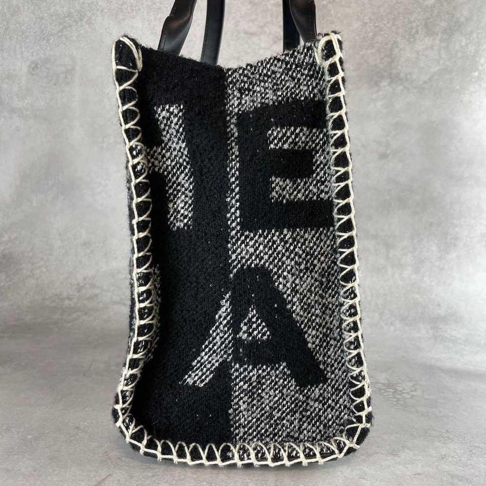 Excellent Condition Marc Jacobs Blanket Tote with… - image 5