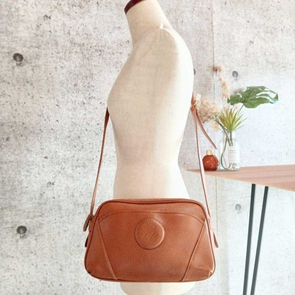 Vintage leather shoulder bag by Givenchy, a high-… - image 2