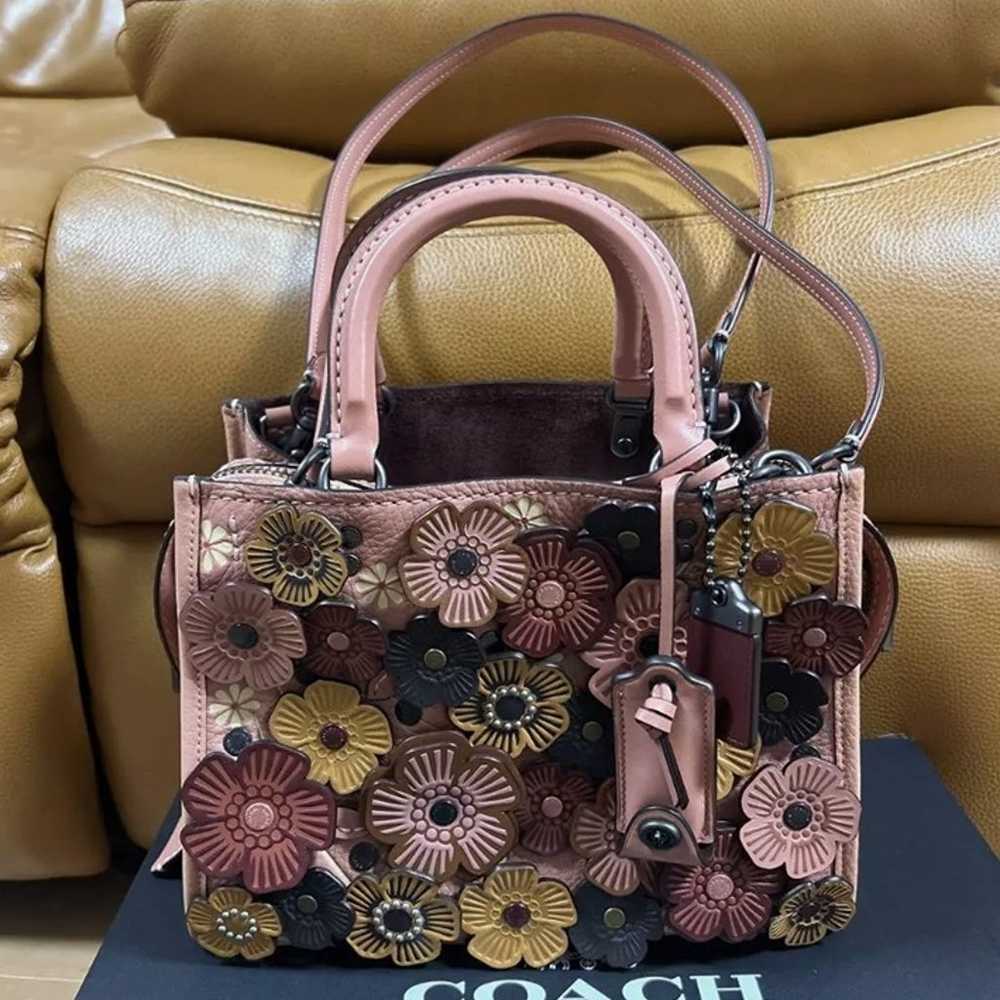 Coach Rogue 25 With Tea Rose Box - image 5