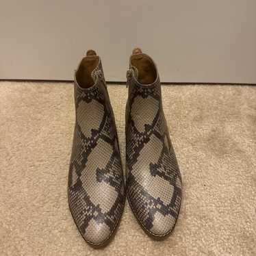 Lucky Brand booties sz 6M