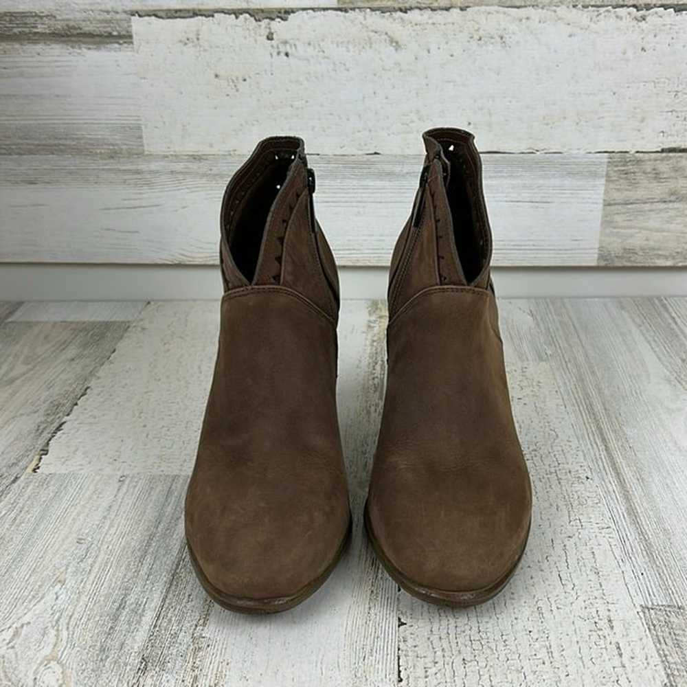 Vince Camuto womens sz 5.5 brown suede diamond cu… - image 3