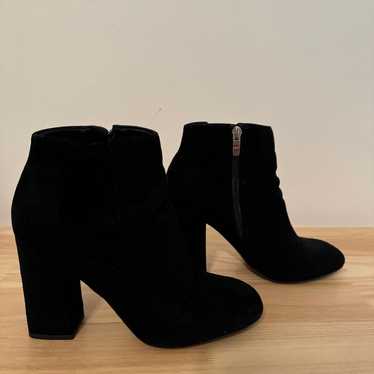 Ankle booties marc fisher size 9 black suade - image 1