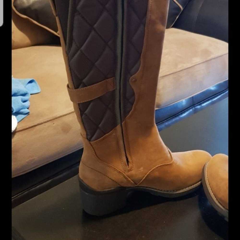 Women boots size 8 - image 2