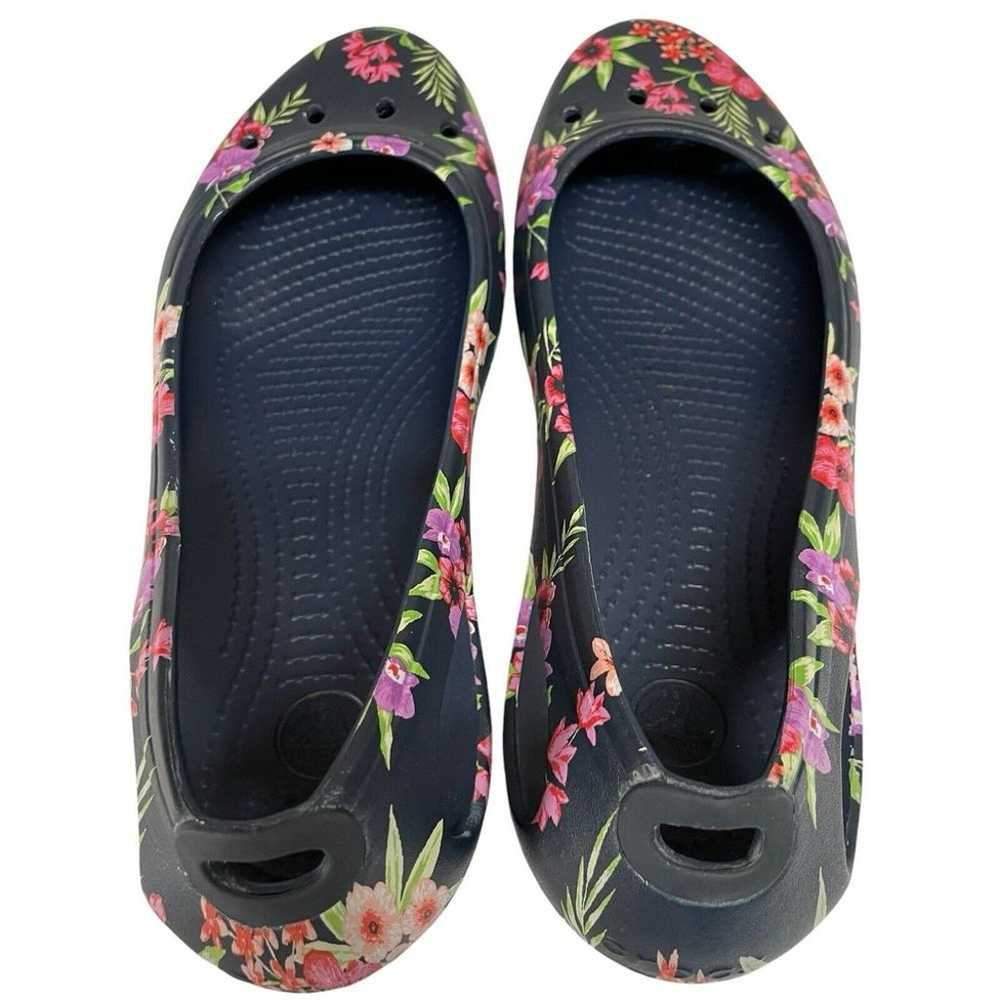 Crocs Kadee Tropical Floral Navy Pink Graphic Fla… - image 10