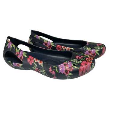 Crocs Kadee Tropical Floral Navy Pink Graphic Fla… - image 1