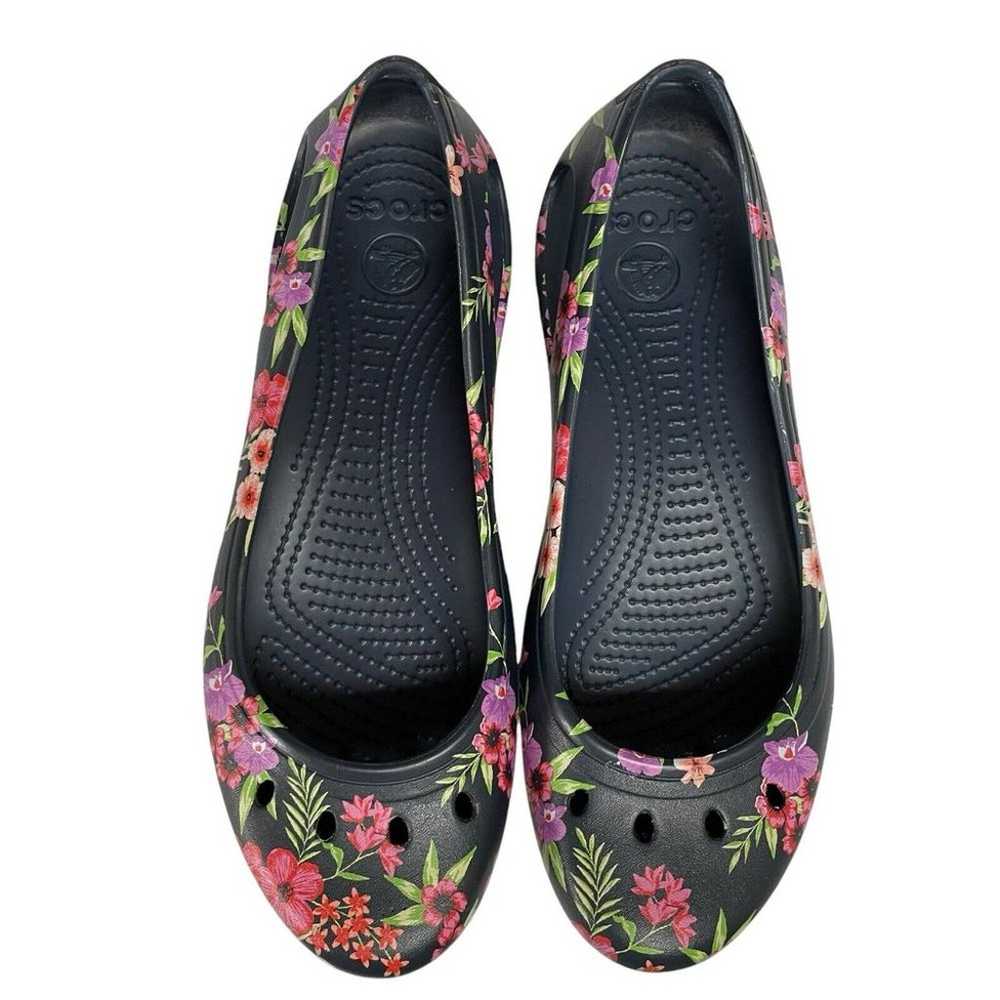 Crocs Kadee Tropical Floral Navy Pink Graphic Fla… - image 4