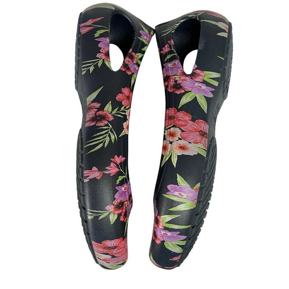 Crocs Kadee Tropical Floral Navy Pink Graphic Fla… - image 6