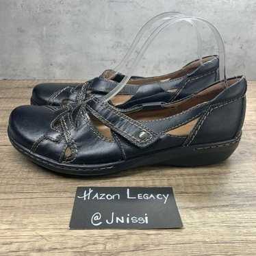 Clarks~Women’s~Black Soft Cushion Comfort T-Strap 