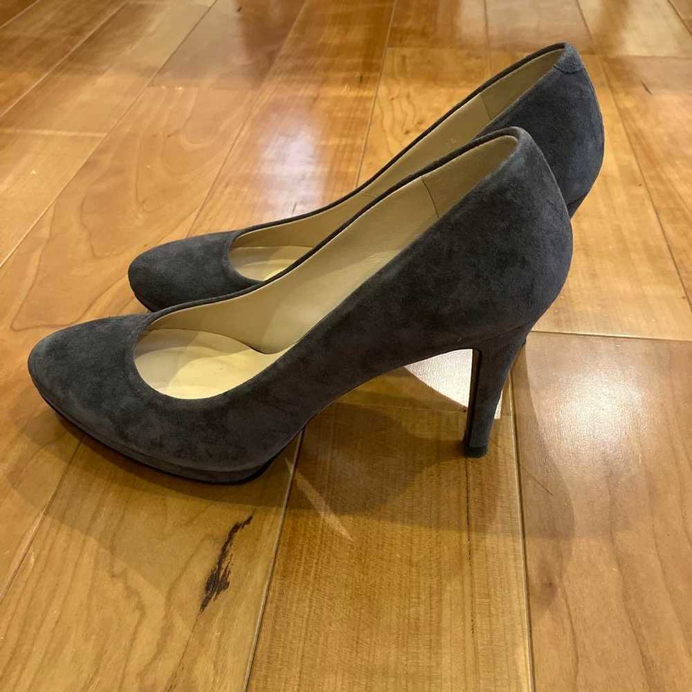 Brand new suede pumps DIANA Diana charcoal gray b… - image 2