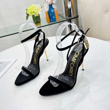 High-heeled shoes size 39 - image 1