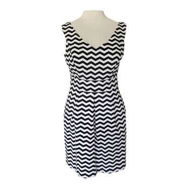 White House Black Market Sleeveless Chevron Dress