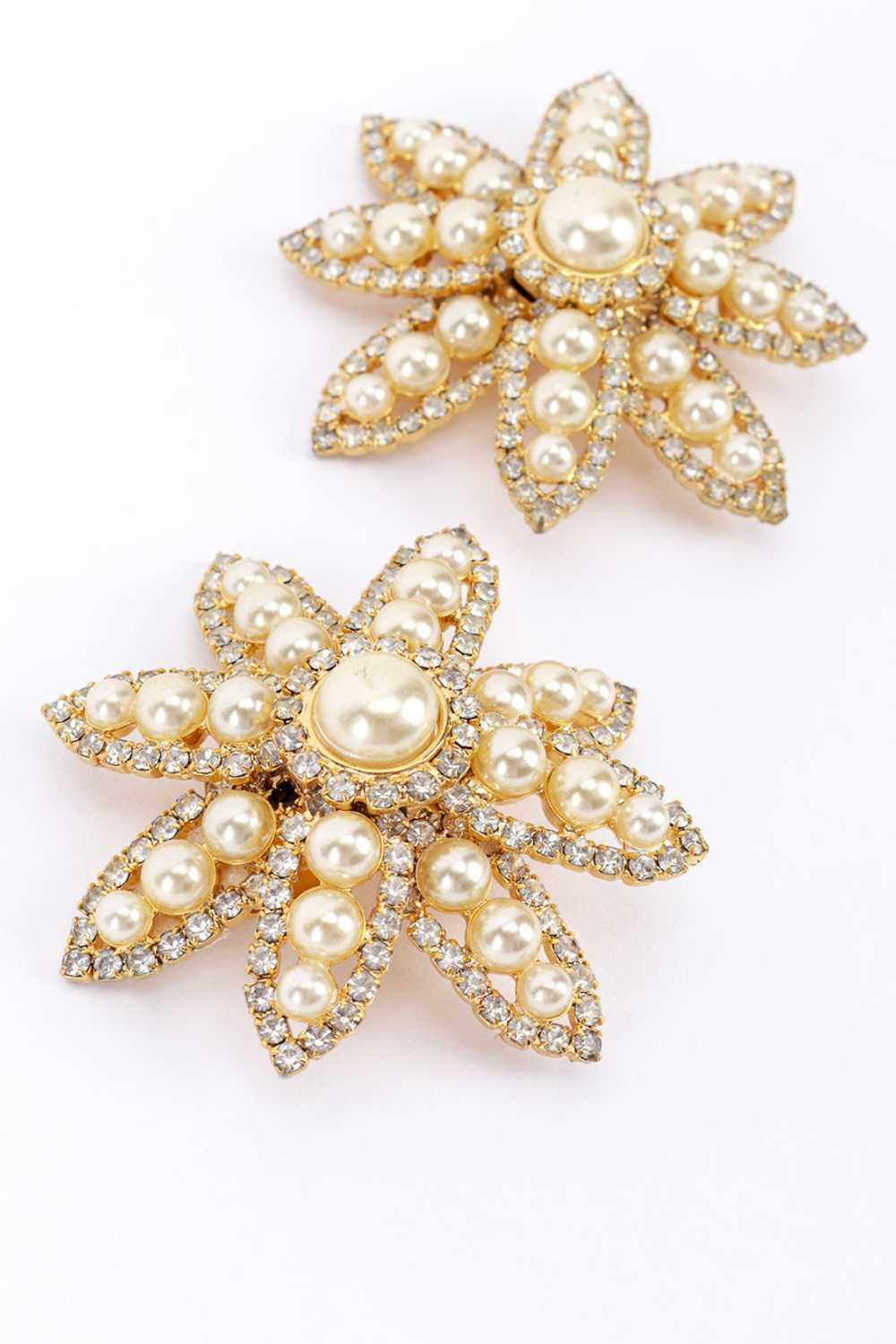 MARIE FERRÁ Pearl & Rhinestone Flower Earrings - image 5