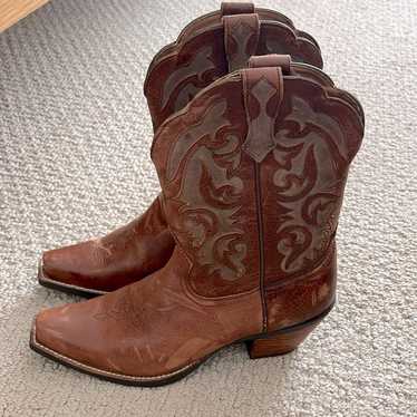 NWOT Ariat D Toe Western Cowboy Cowgirl Boots Shor