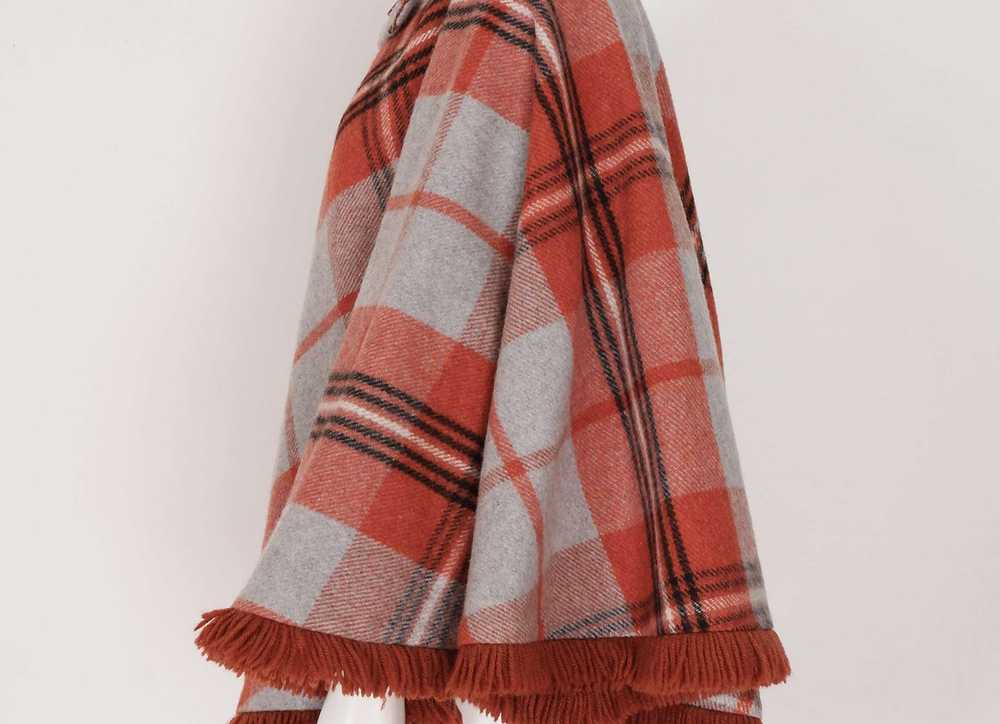 1950s Red and Gray Plaid Cape with Red Satin Lini… - image 4