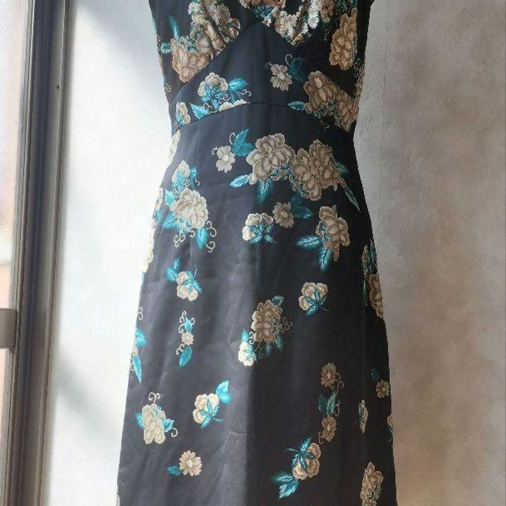 Floral Embroidery Sleeveless Knee-Length Dress - image 1