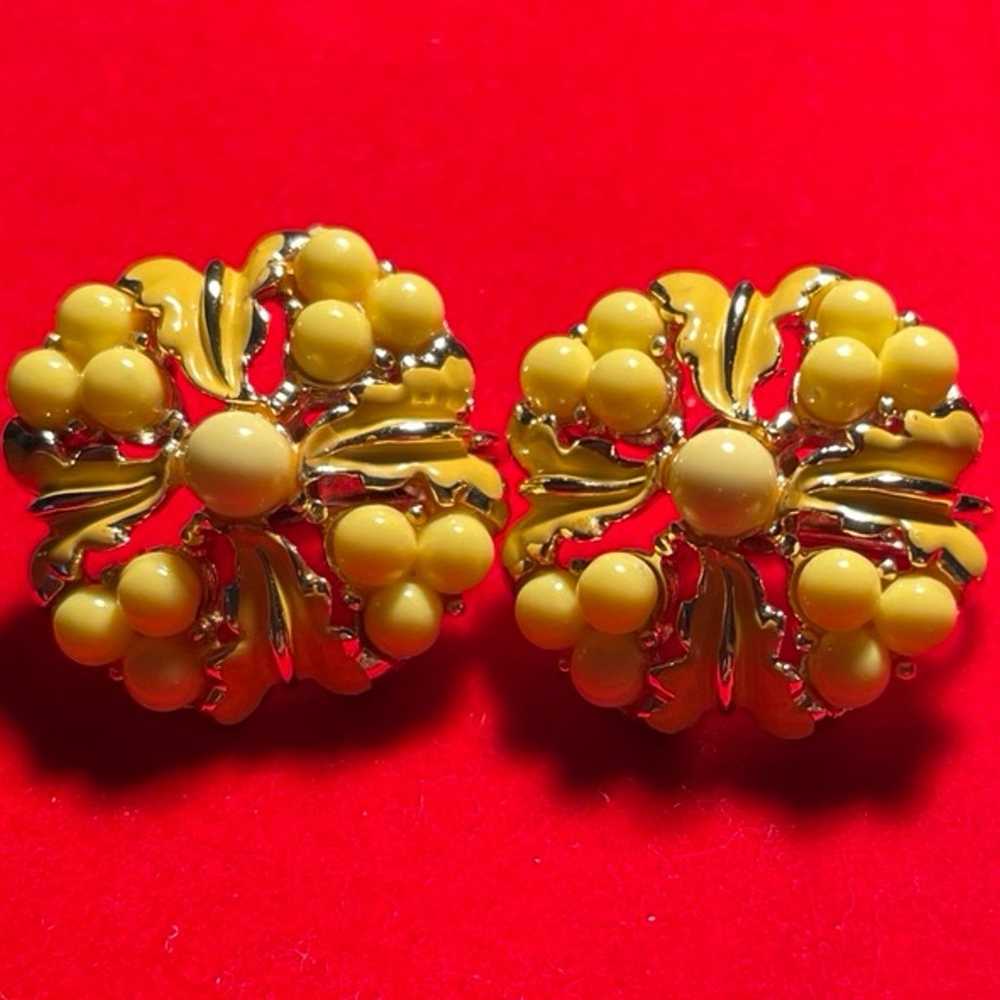 Stunning Vintage Yellow 3 Piece Jewelry Set - image 2