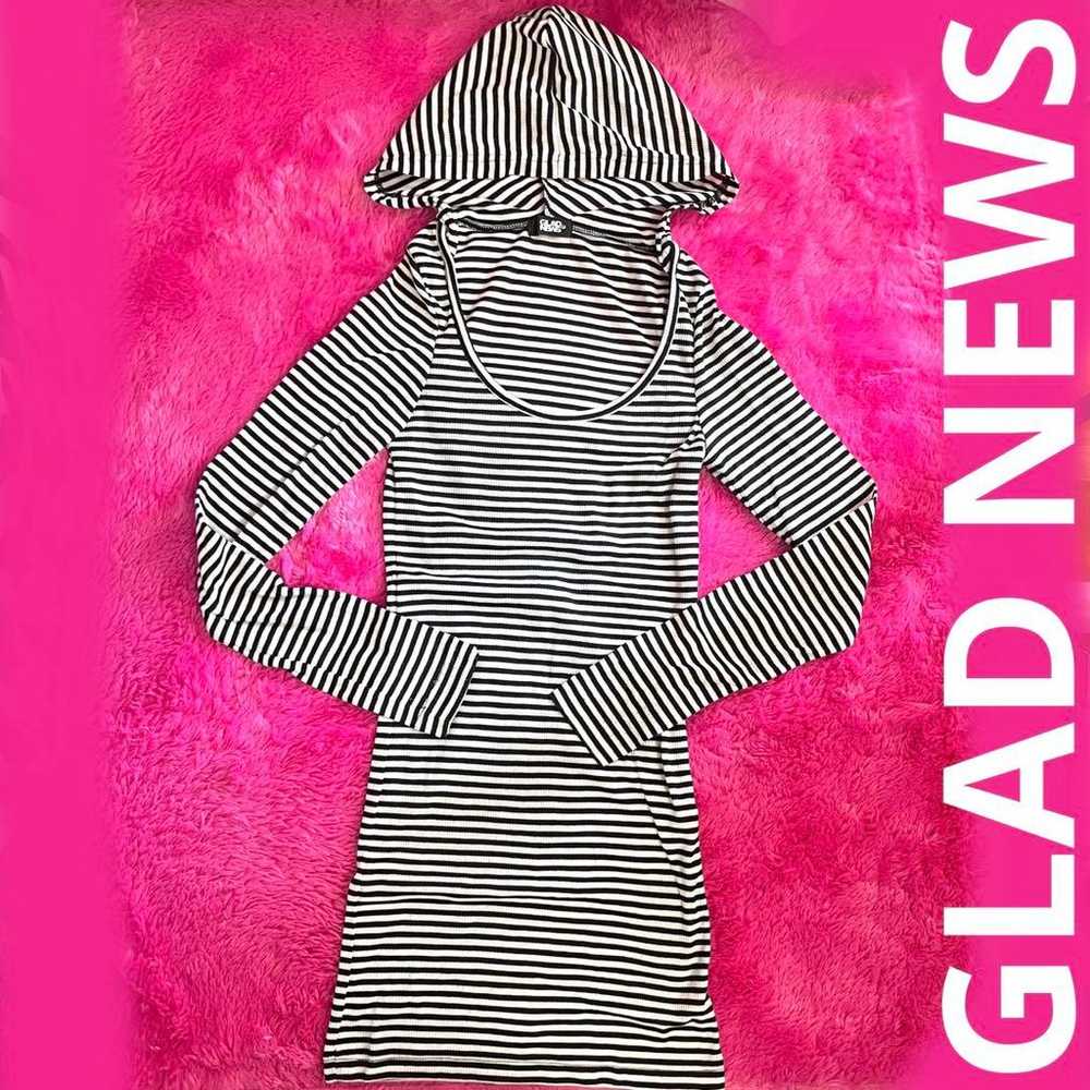 GLAD NEWS Border Hoodie One Piece [Heisei Gyaru] - image 1