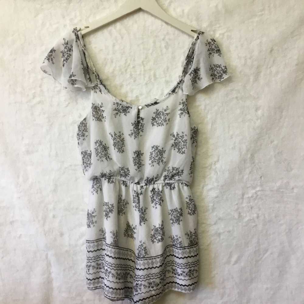 Other Trixxi White Flower Printed Romper - image 1