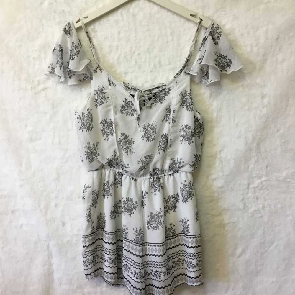 Other Trixxi White Flower Printed Romper - image 7