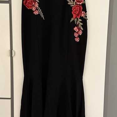 Windsor long dress with embroidered flowers - image 1