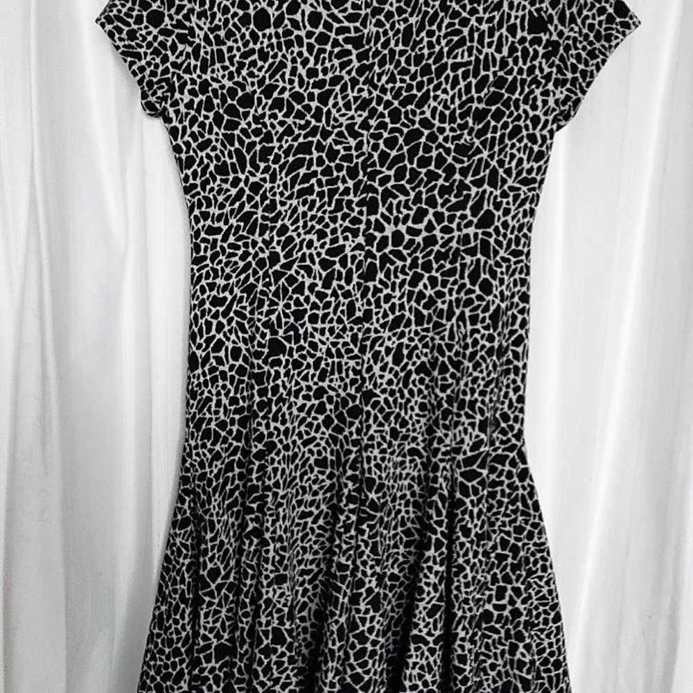 Calvin Klein short sleeve knee-length dress, size… - image 5