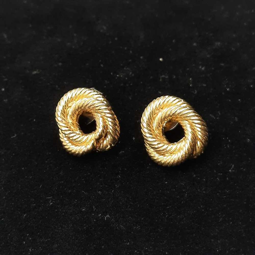 Love knot wreath gold tone earrings vtg - image 4