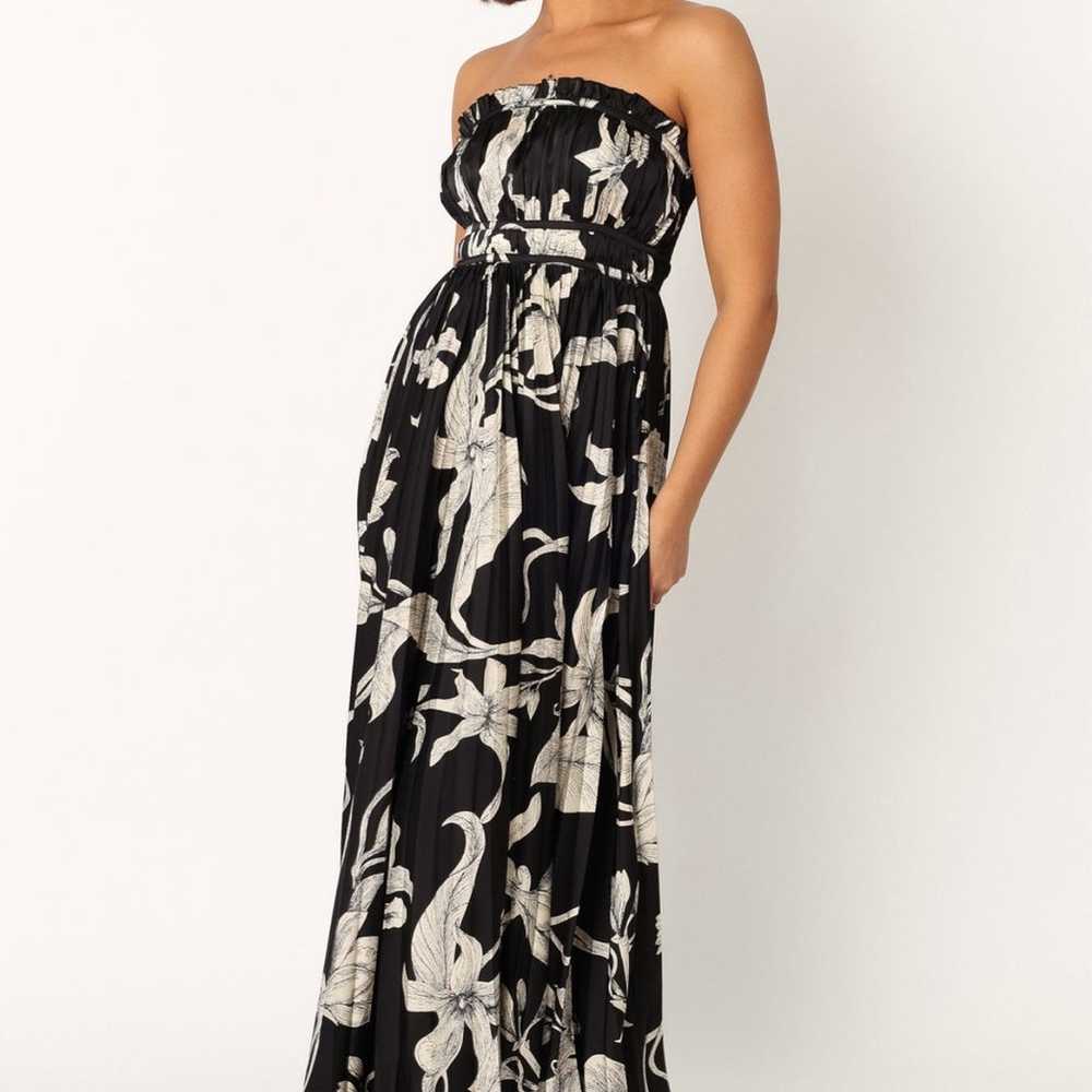 Petal & Pup Angelique Black Floral Strapless Maxi… - image 4