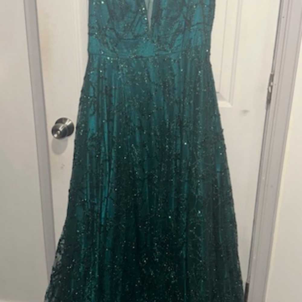 Gorgeous Emerald Green Formal Dress - image 2