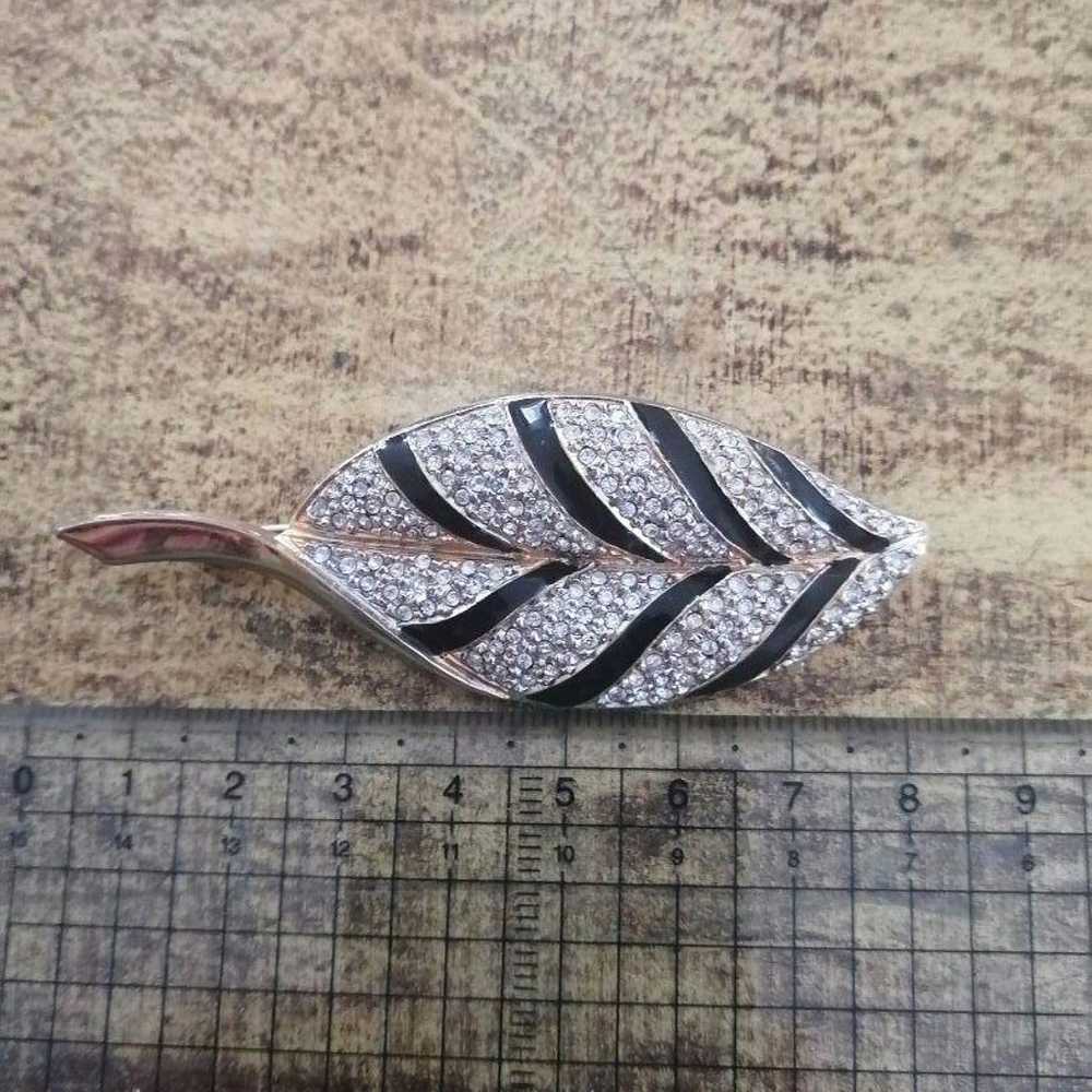 PUCCINI Rhinestone Leaf Brooch Vintage - image 7