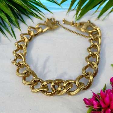 Signed MONET Vintage Chain Link BRACELET Gold Ton… - image 1