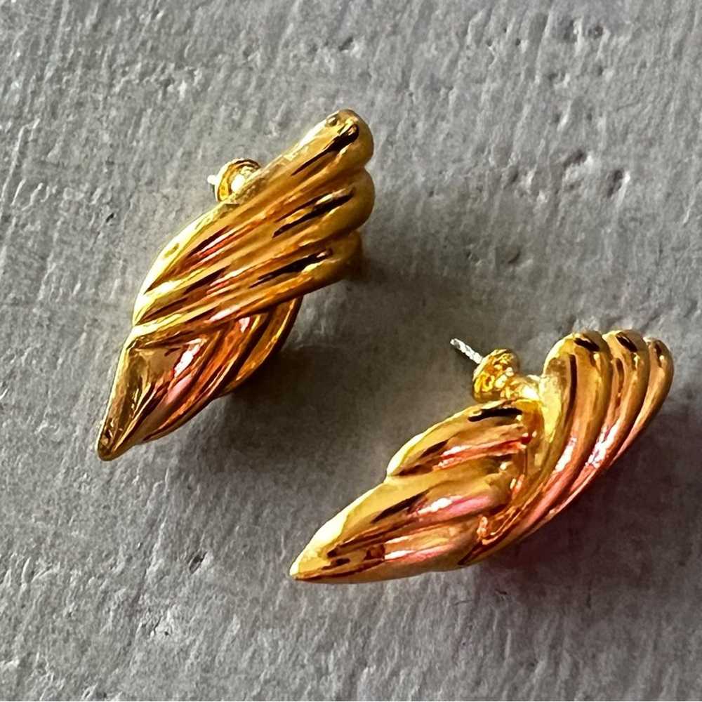 Monet Gold Tone VINTAGE Earrings - image 3