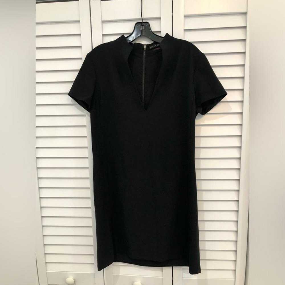 Alice & Olivia Black Short Sleeve Shift Dress - image 1