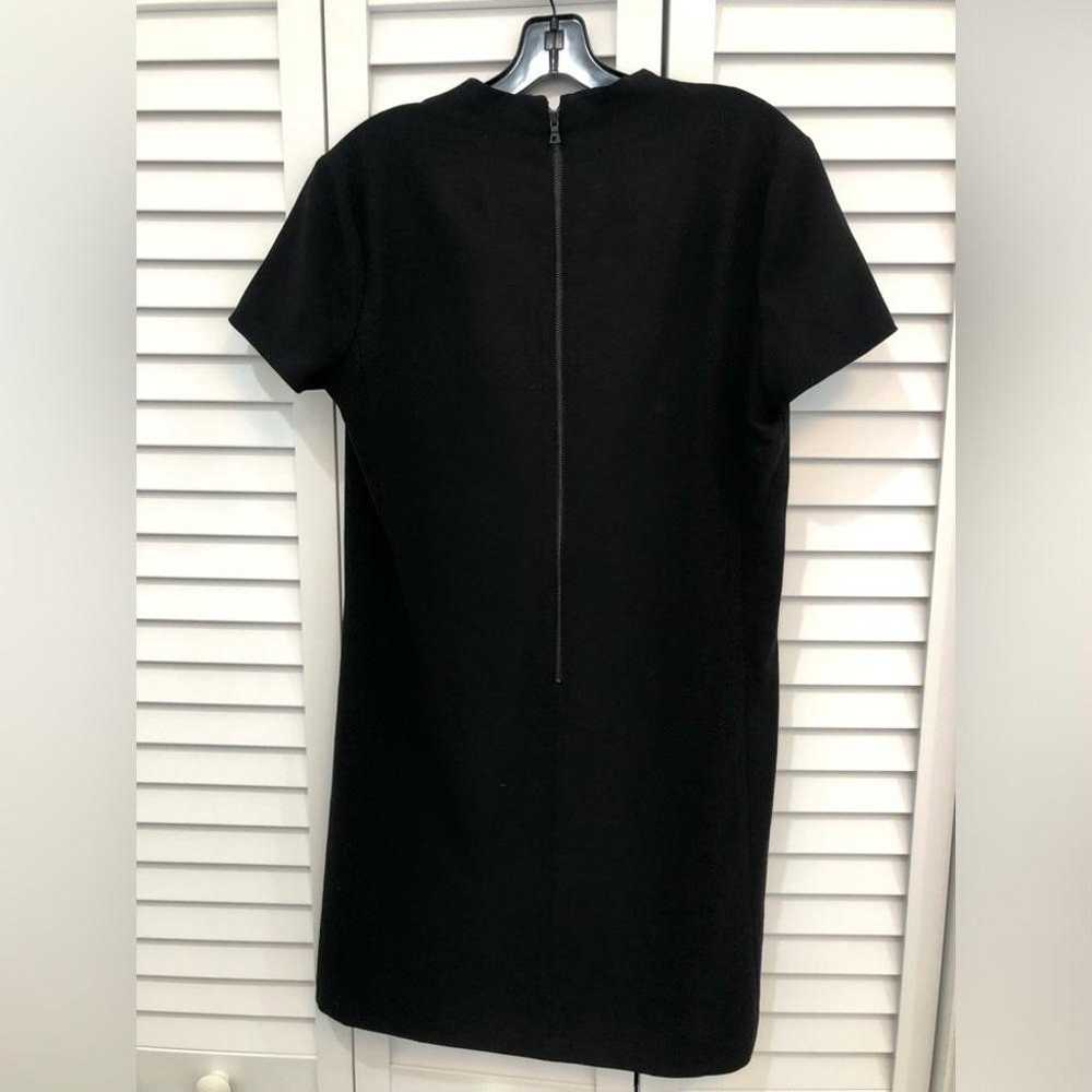 Alice & Olivia Black Short Sleeve Shift Dress - image 4