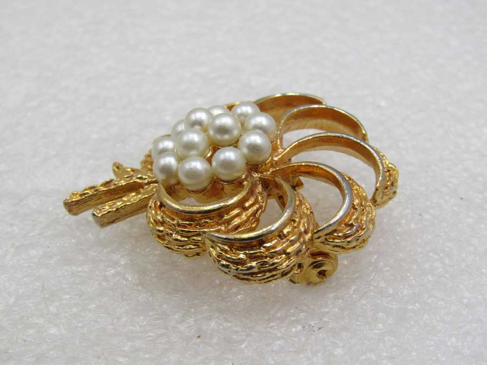 Vintage Spiral Brooch with Faux Pearl Cluster, 19… - image 5