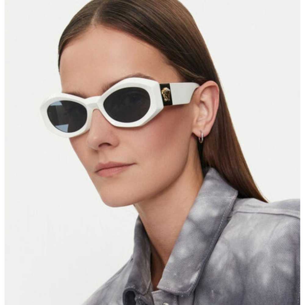 Versace Oversized sunglasses - image 6