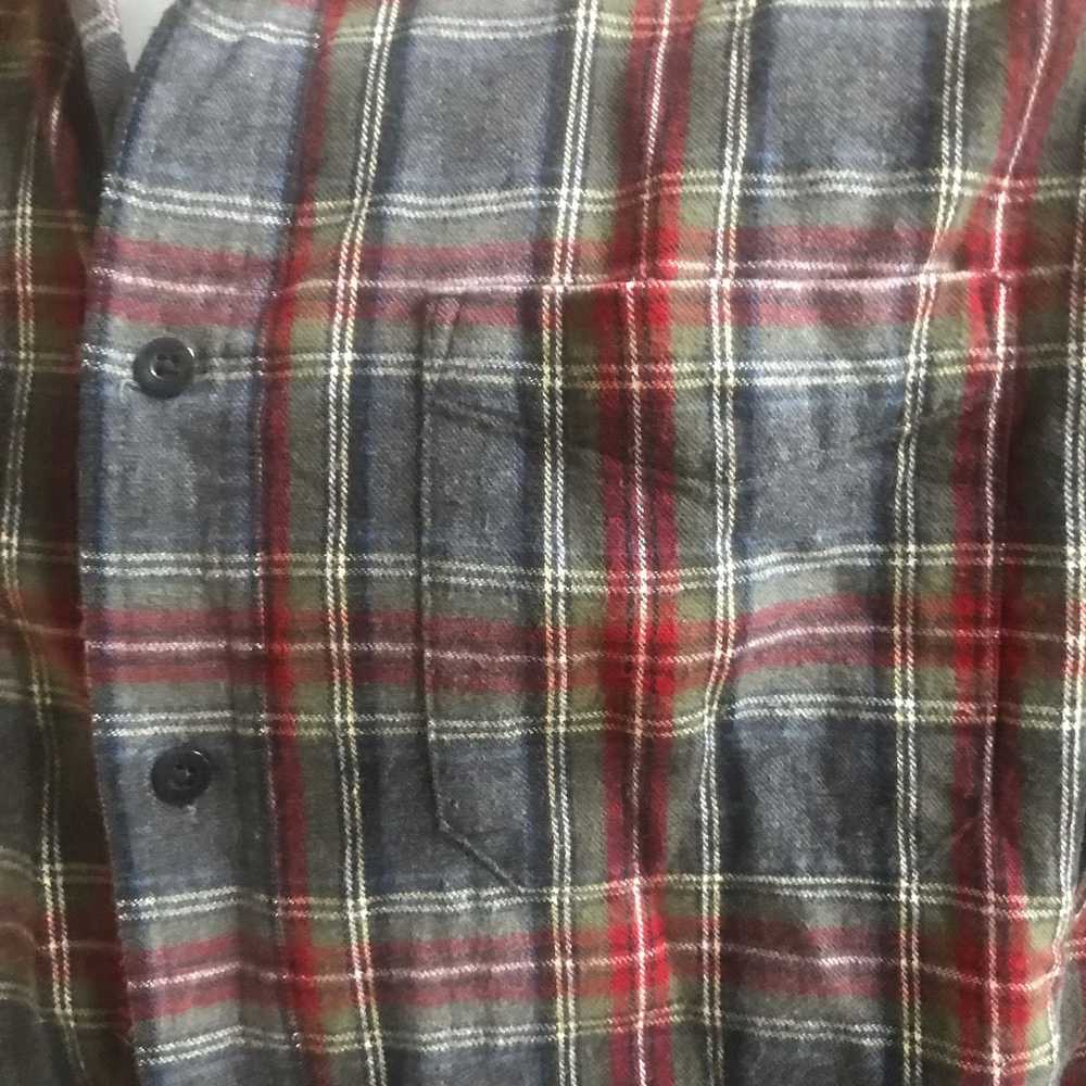 L.L. Bean L.L. Bean Flannel Plaid Gray Red Button… - image 5