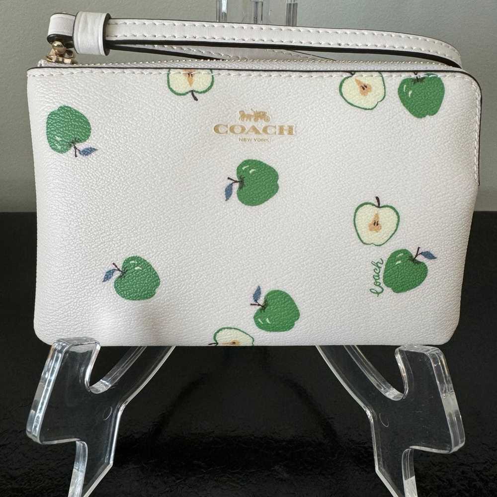 COACH Green Apple Corner Zip Wristlet in Excellen… - image 2