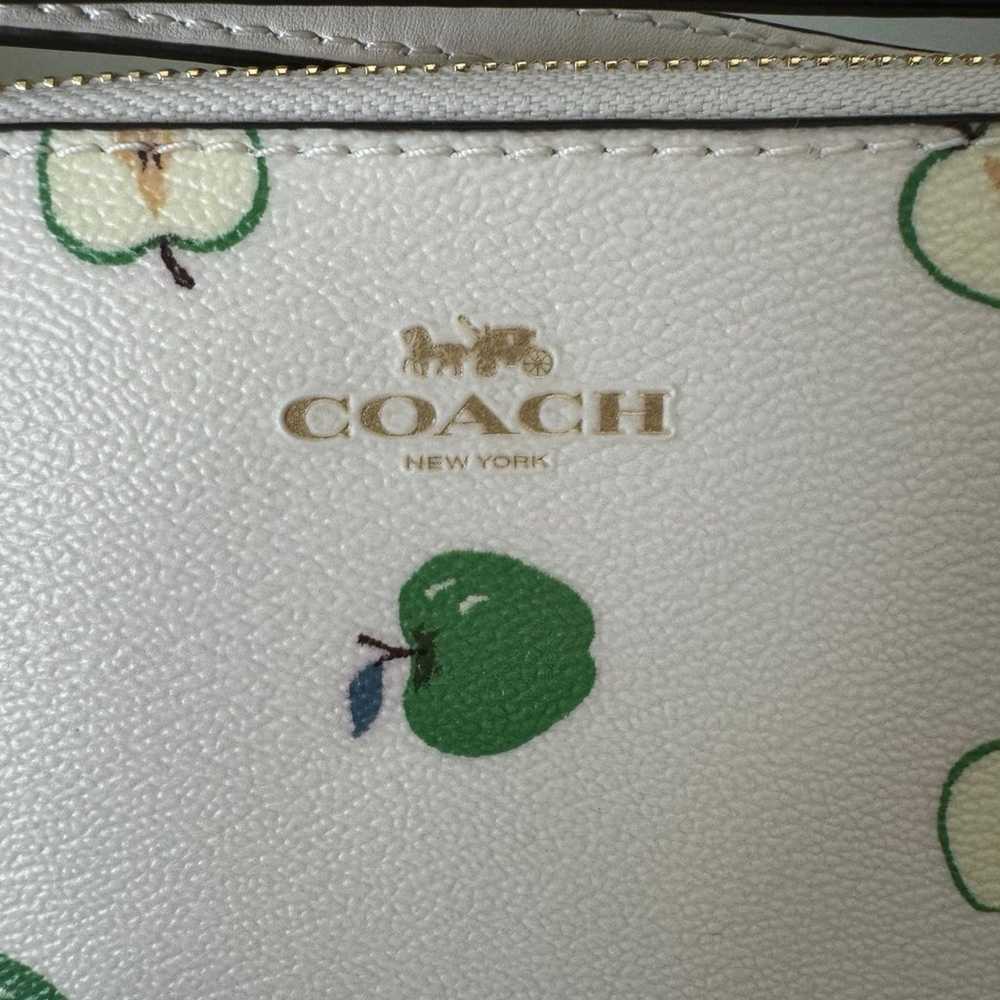 COACH Green Apple Corner Zip Wristlet in Excellen… - image 3