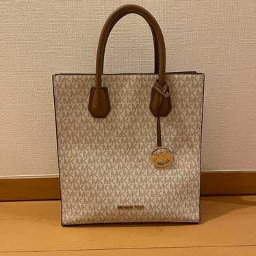 MICHAEL KORS handbags for women.