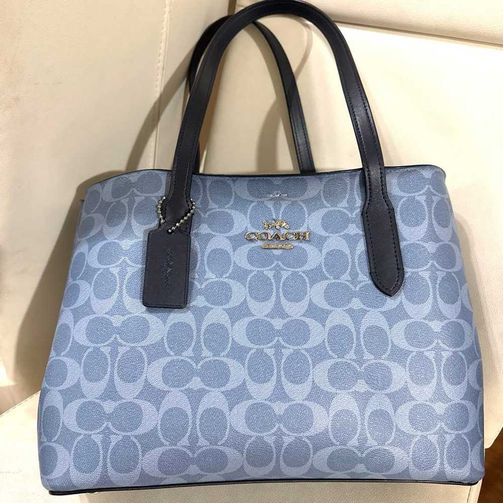 COACH Avenue Signature - image 2