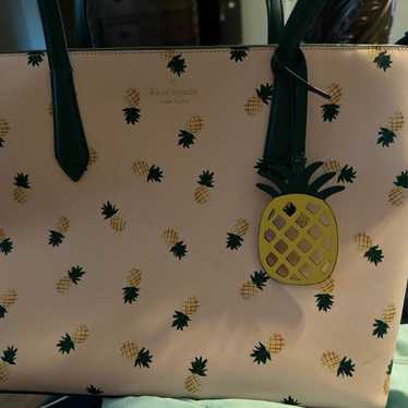 ️ KATE SPADE top WARM BEIGE MARLEE TOTE WITH PINEAPPLE