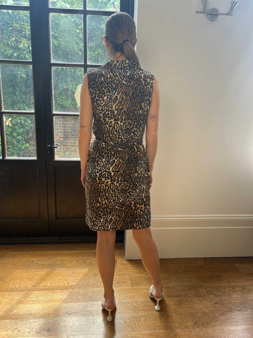 1970s Kenrose Leopard Print Belted Dress - image 6