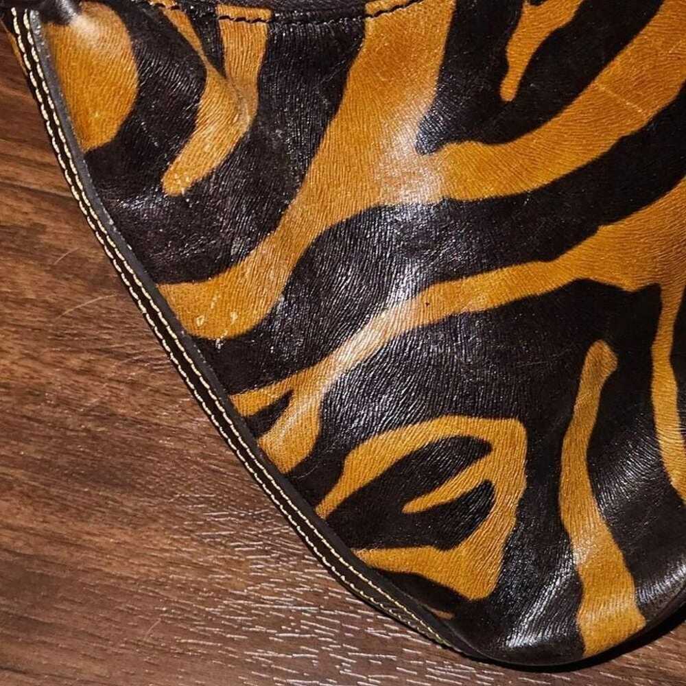 Vintage Dooney and Bourke tiger strip handbag - image 5