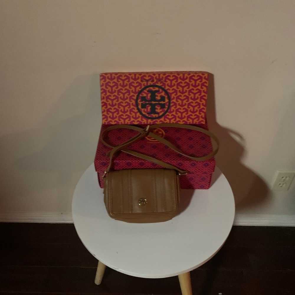 Tory Burch Handbag, Crossbody Purse, 8 by 5, Ipho… - image 1