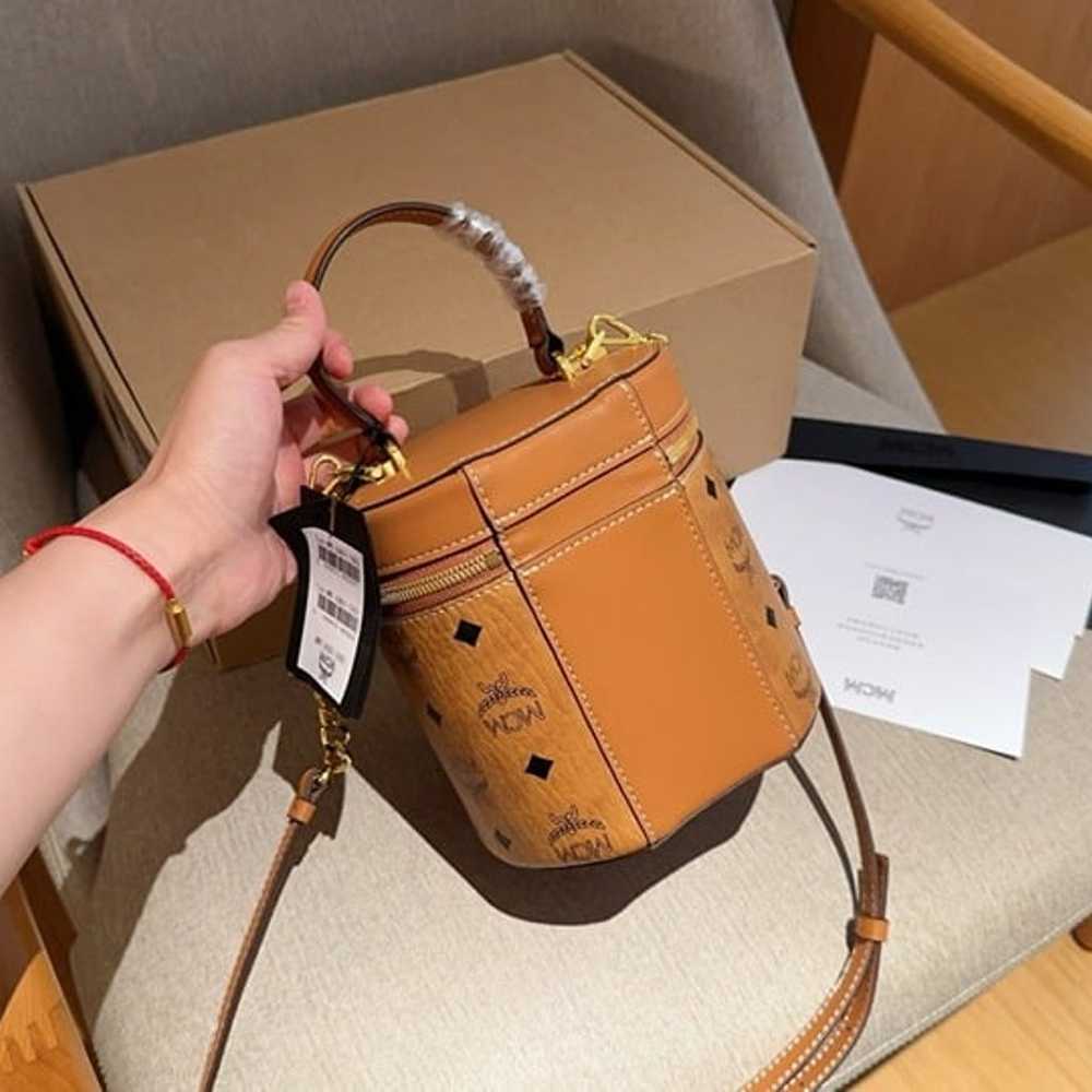 Round Bucket Bag - image 9