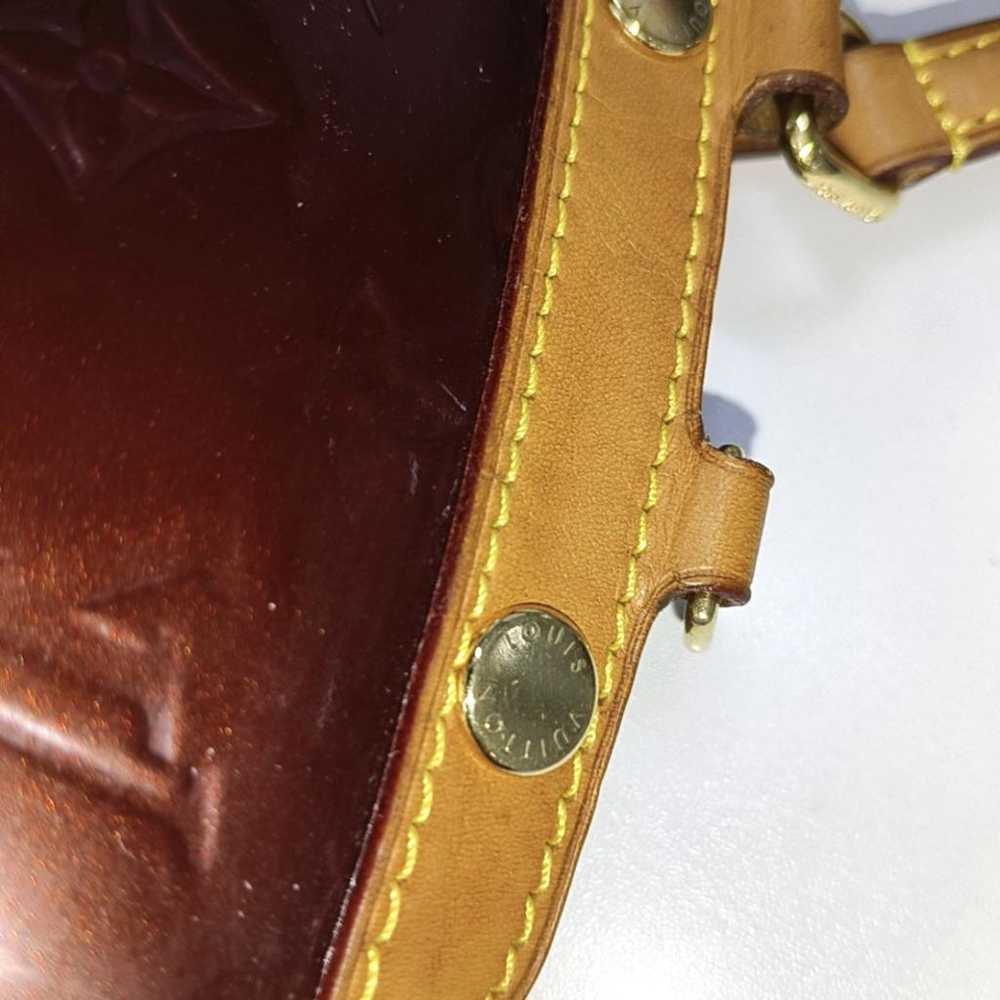 Louis Vuitton Bréa patent leather handbag - image 8