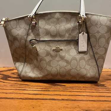 Coach signature leather purse beige NWOT