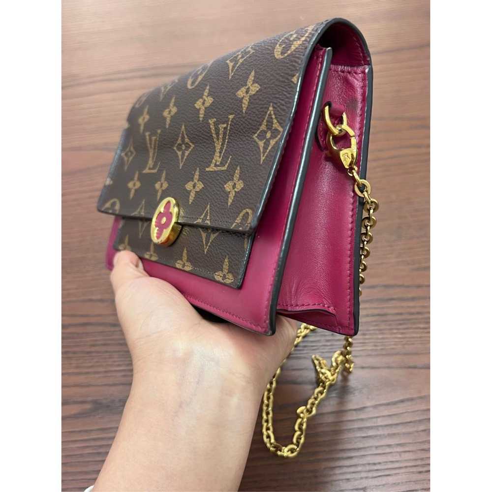 Louis Vuitton Flore chain vinyl crossbody bag - image 2